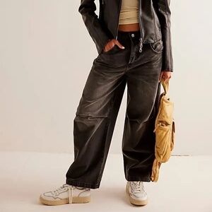 NWOT We The Free Twin Flame Cropped Wide-Leg Jeans size 26